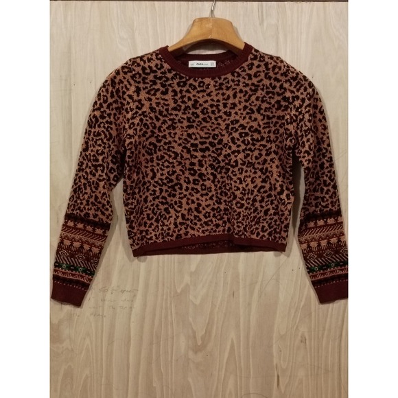 Zara Sweaters - Zara Girls Animal Print Knit Sweater Size Small Long Sleeve with Sparkly Thread.